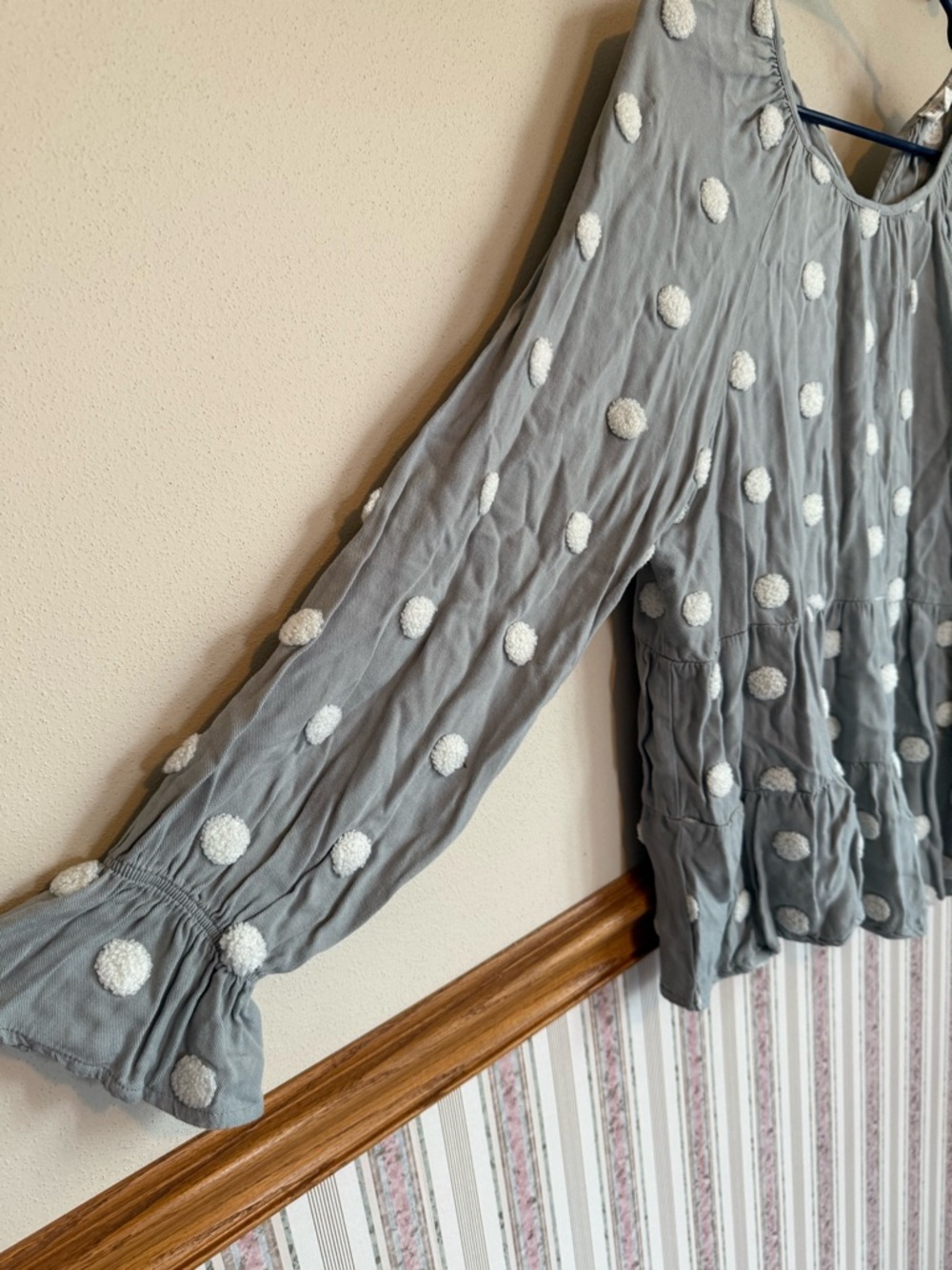 Blu Pepper blue/grey & Ivory Polka Dot Round Neck Tie Babydoll Top Women’s Small - Picture 3 of 6